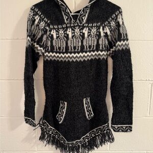 Black and White Patterned Women's Sweater